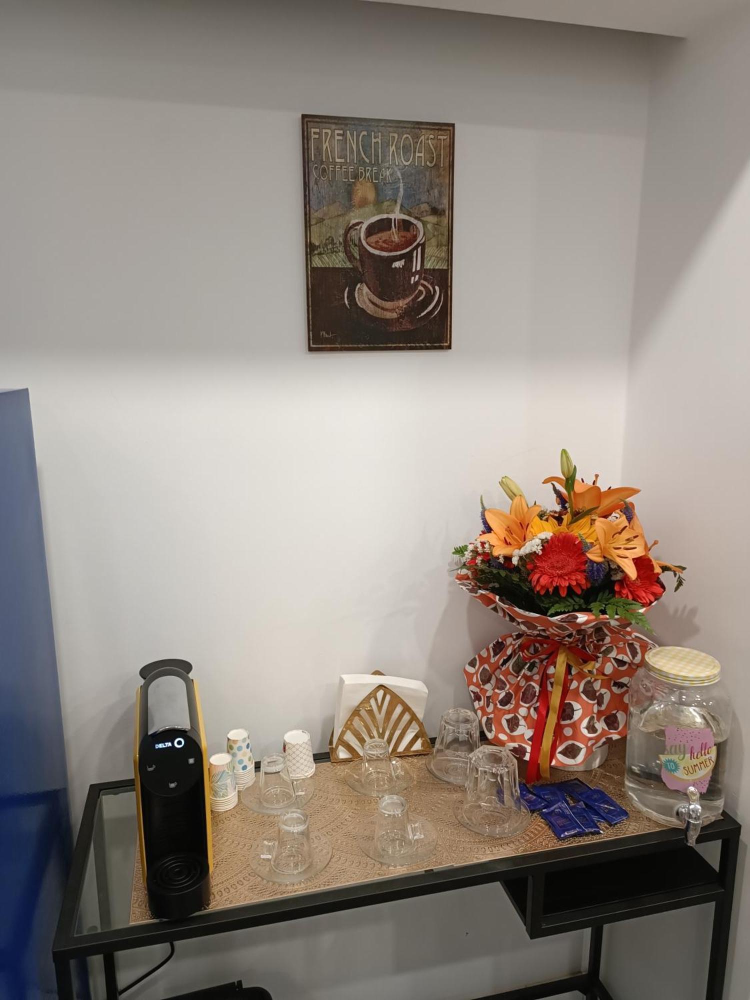 קוסטה דה קפאריקה Plaza Caparica Hostel מראה חיצוני תמונה