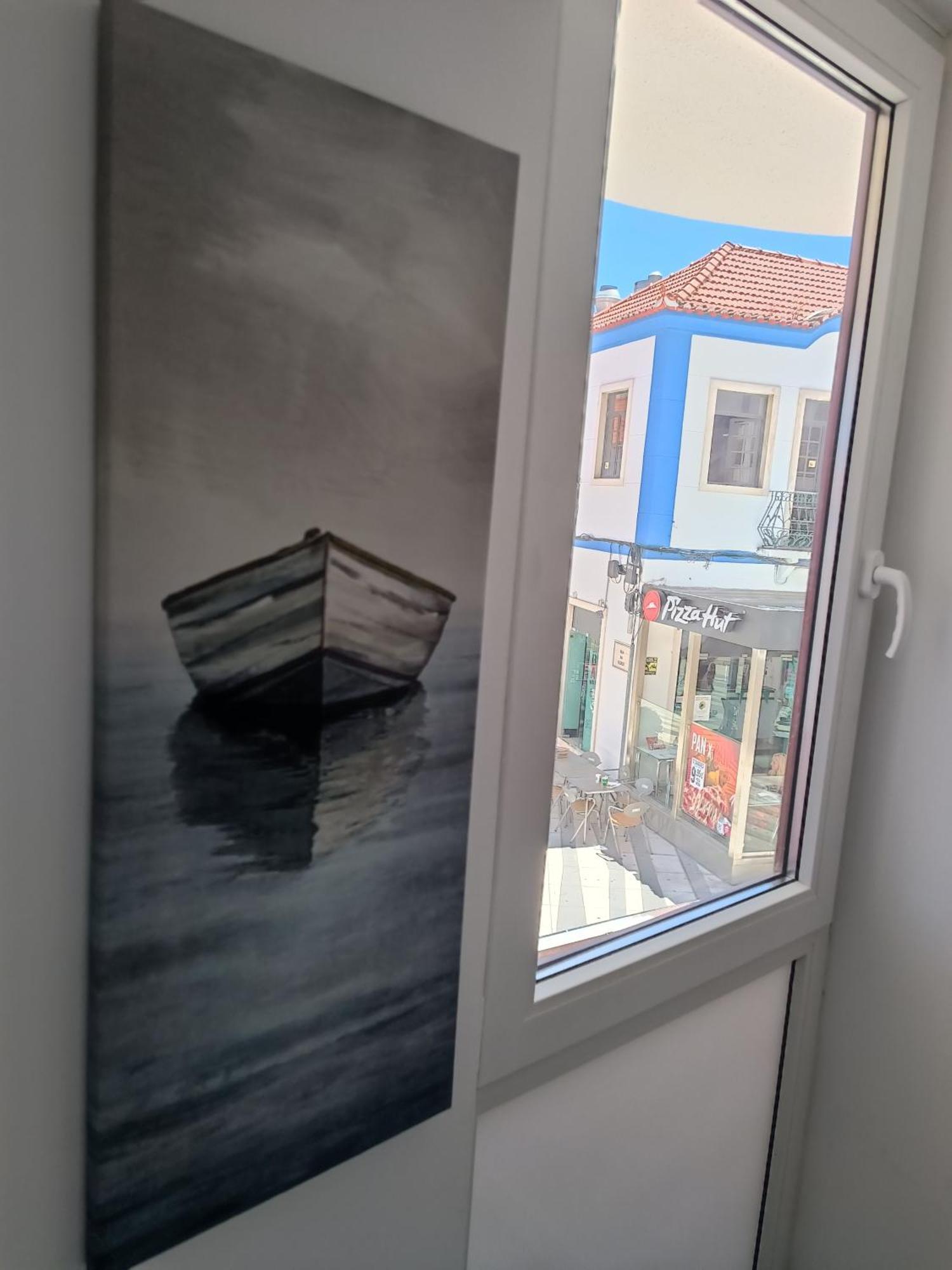 קוסטה דה קפאריקה Plaza Caparica Hostel מראה חיצוני תמונה