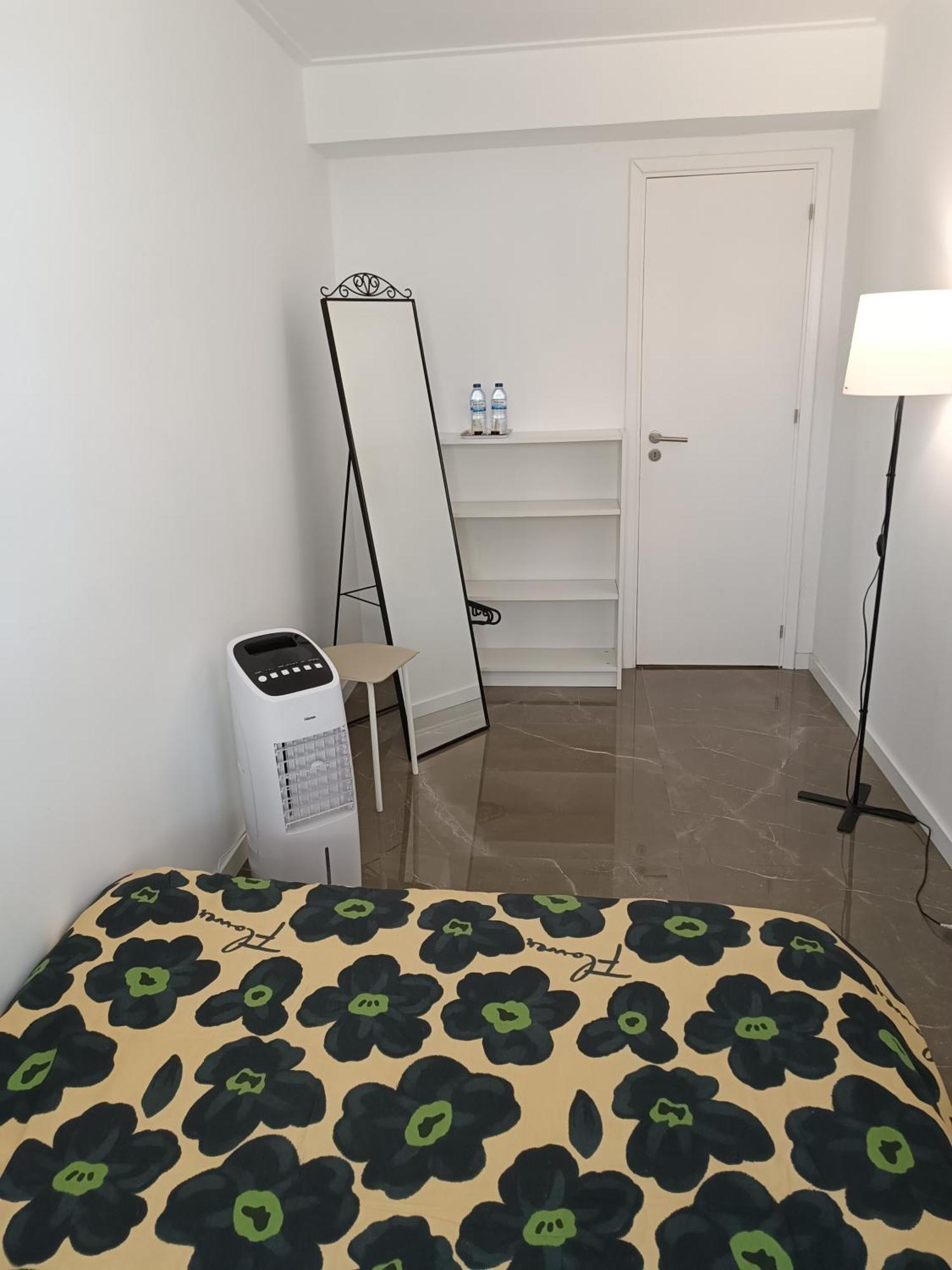 קוסטה דה קפאריקה Plaza Caparica Hostel מראה חיצוני תמונה