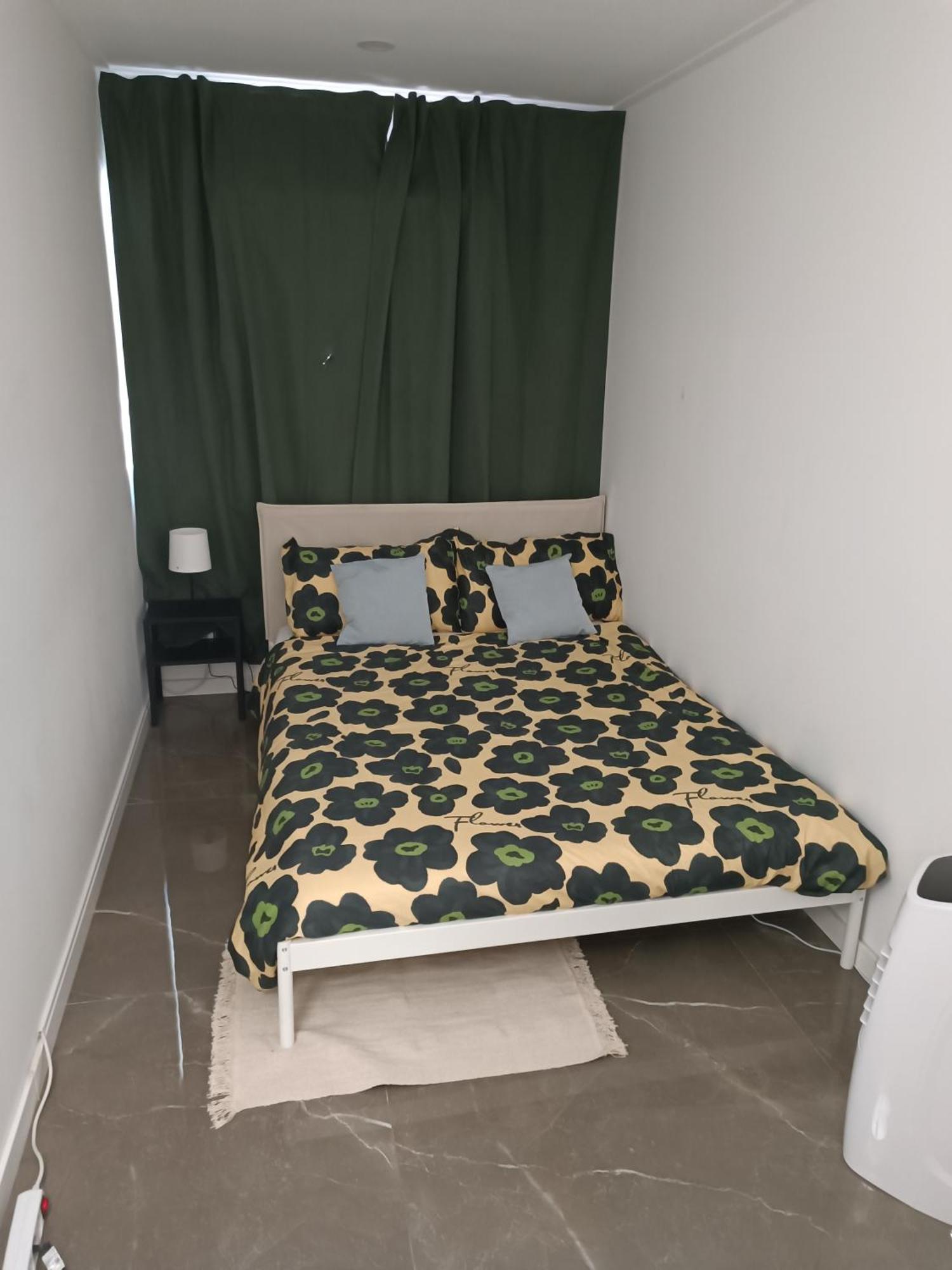 קוסטה דה קפאריקה Plaza Caparica Hostel מראה חיצוני תמונה