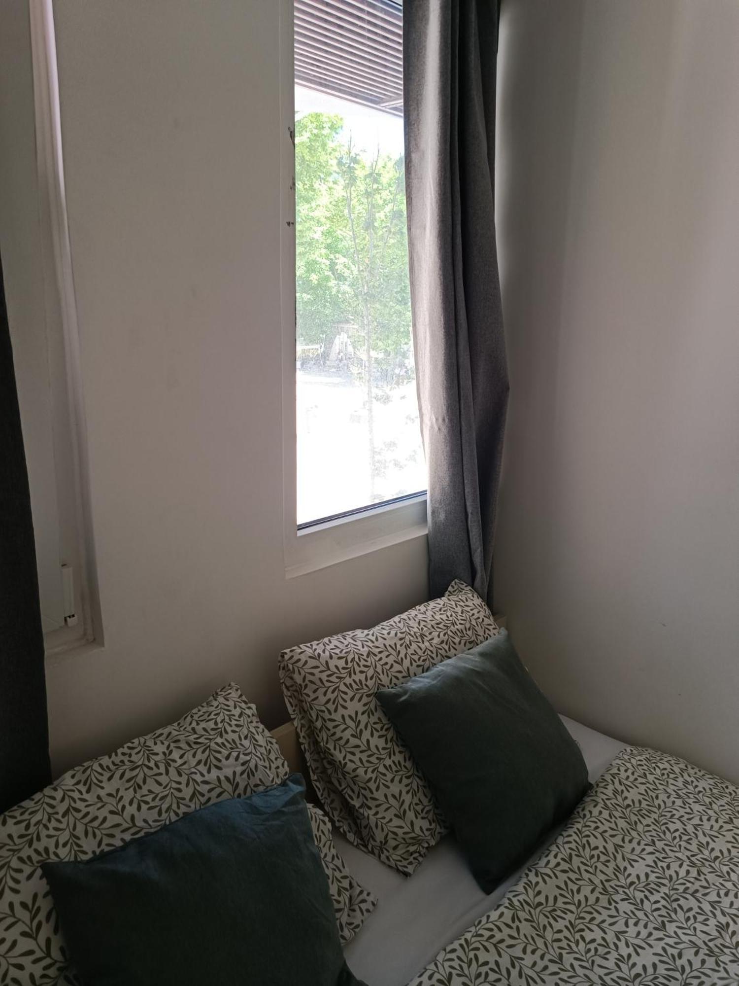 קוסטה דה קפאריקה Plaza Caparica Hostel מראה חיצוני תמונה