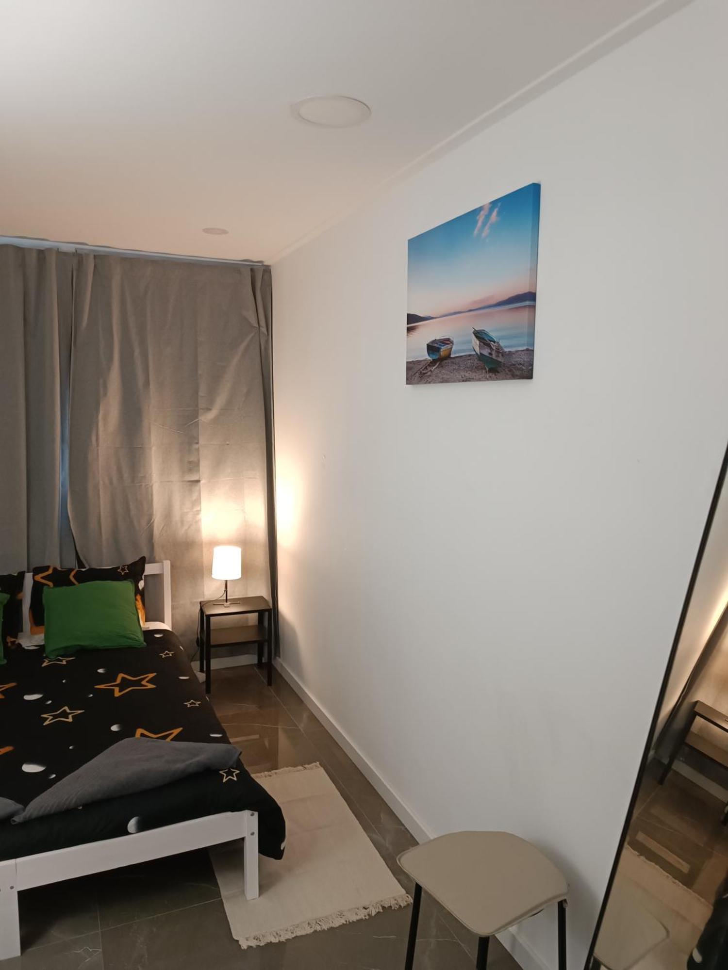 קוסטה דה קפאריקה Plaza Caparica Hostel מראה חיצוני תמונה