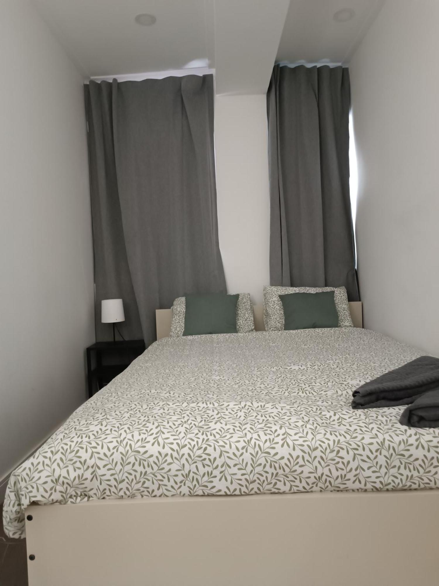 קוסטה דה קפאריקה Plaza Caparica Hostel מראה חיצוני תמונה