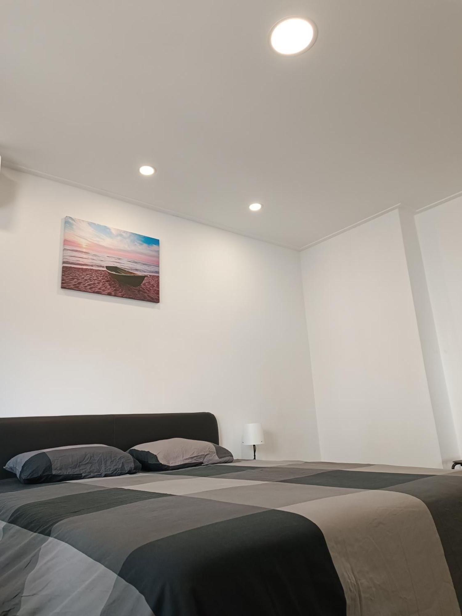 קוסטה דה קפאריקה Plaza Caparica Hostel מראה חיצוני תמונה