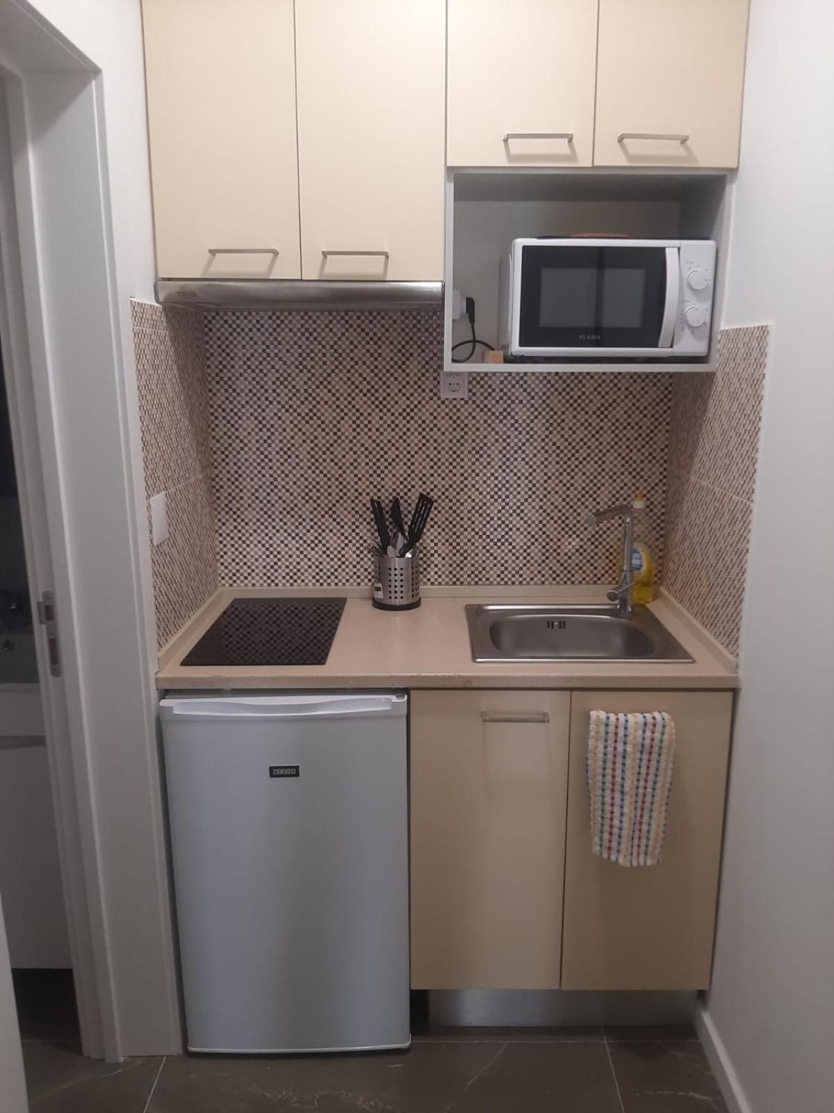 קוסטה דה קפאריקה Plaza Caparica Hostel מראה חיצוני תמונה